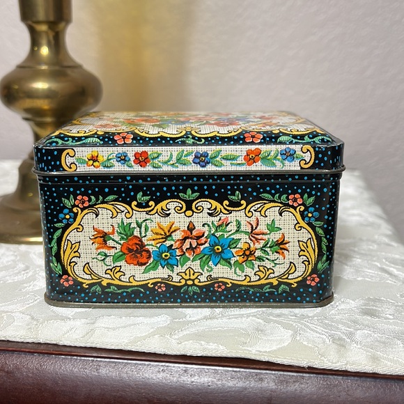 England Made Little Floral Tin Treasure Box Hinged Black Floral - Picture 5 of 10